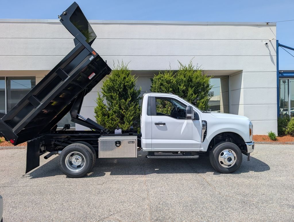2026 Ford F-350 Super Duty Chassis Cab XL - Photo 11