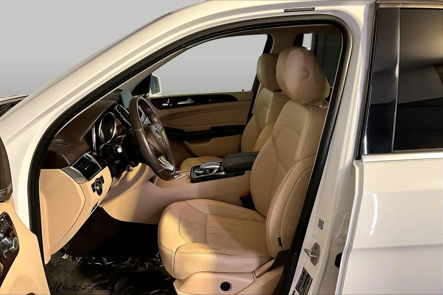 Used 2017 Polar White Mercedes-Benz GLE 350 image 9