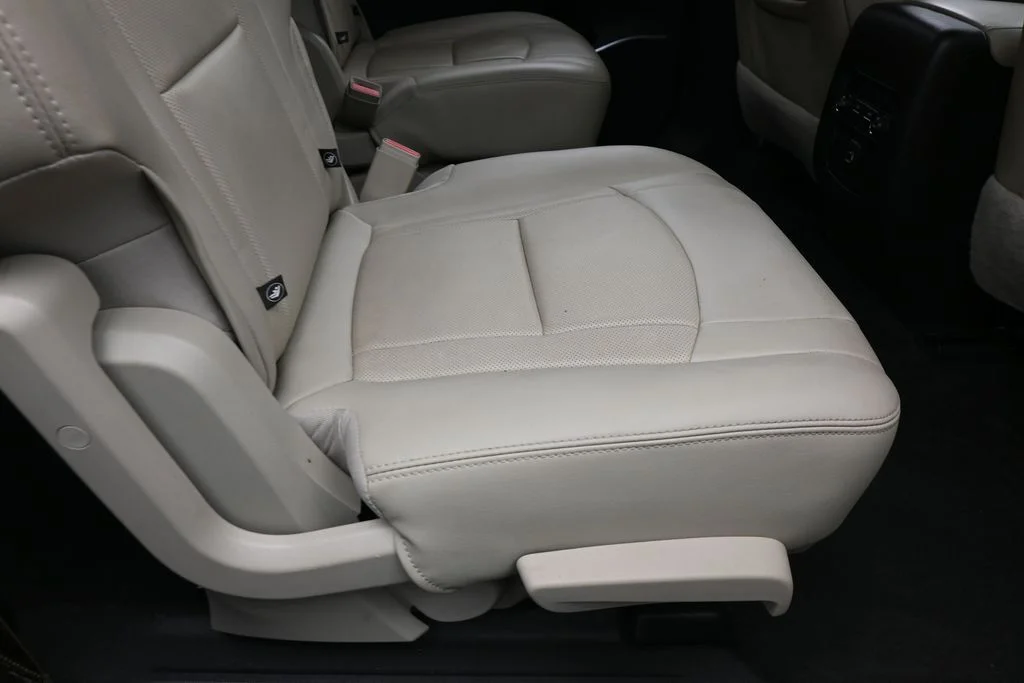 Used 2020 Red Quartz Tintcoat Buick Essence image 38