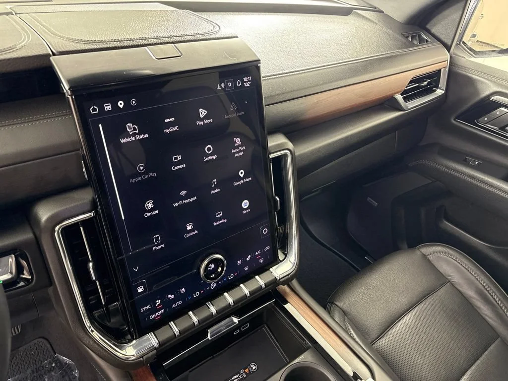 Used 2025 Sterling Metallic GMC Denali image 44