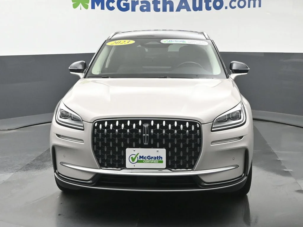 Used 2023 White Lincoln Reserve image 6