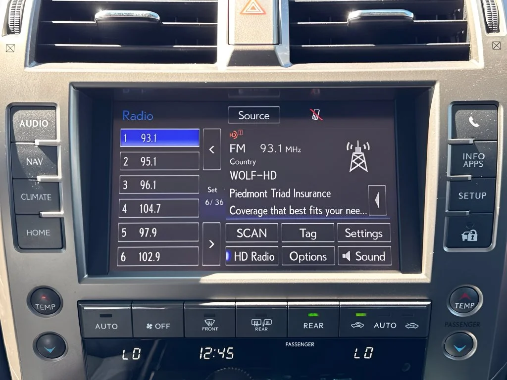 Used 2015 Black Lexus 460 image 18
