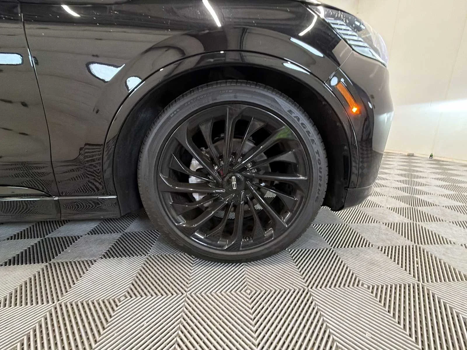 Used 2026 Infinite Black Metallic Clearcoat Lincoln Reserve image 19