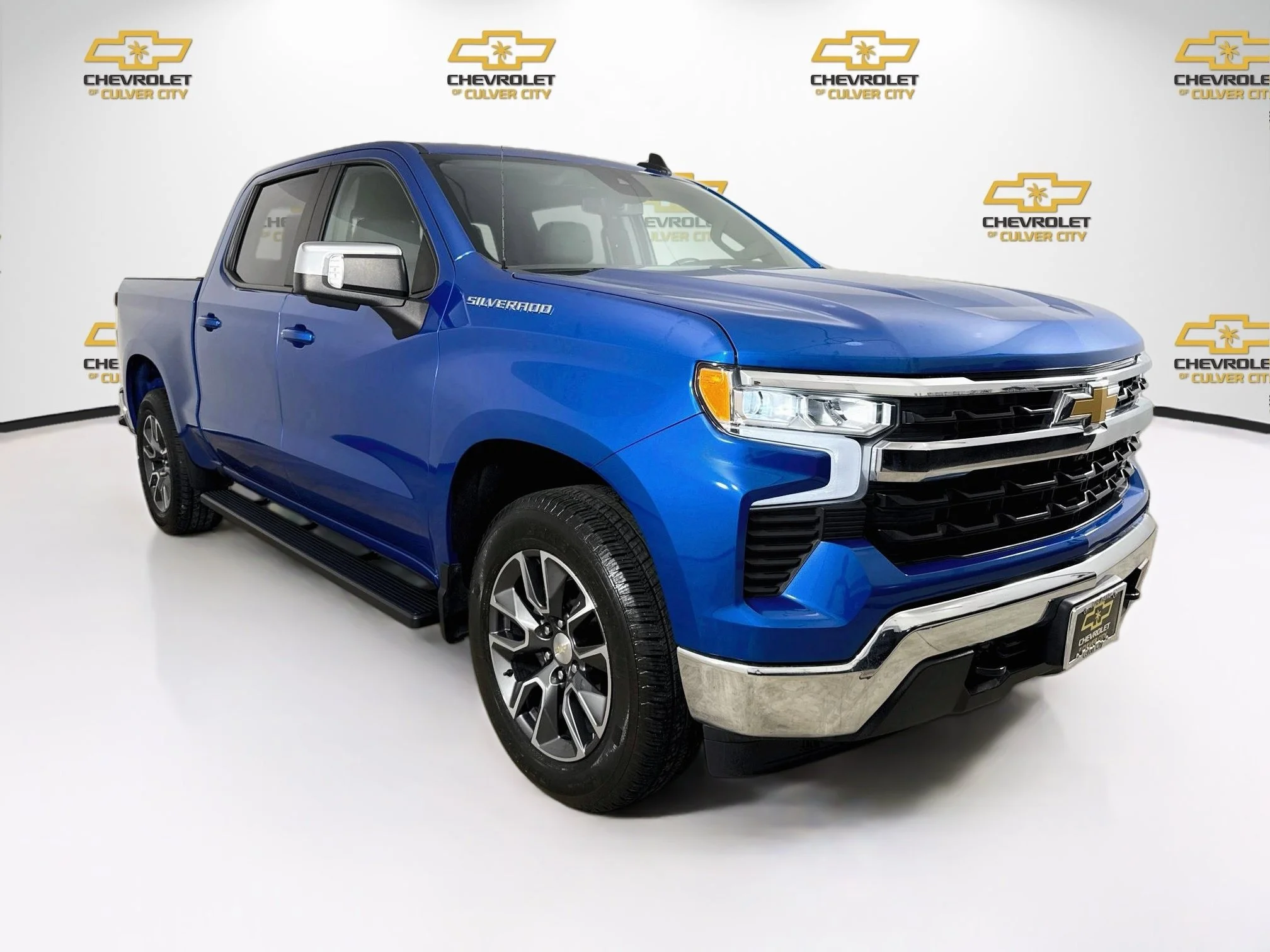 Used 2022 Glacier Blue Metallic Chevrolet LT image 1