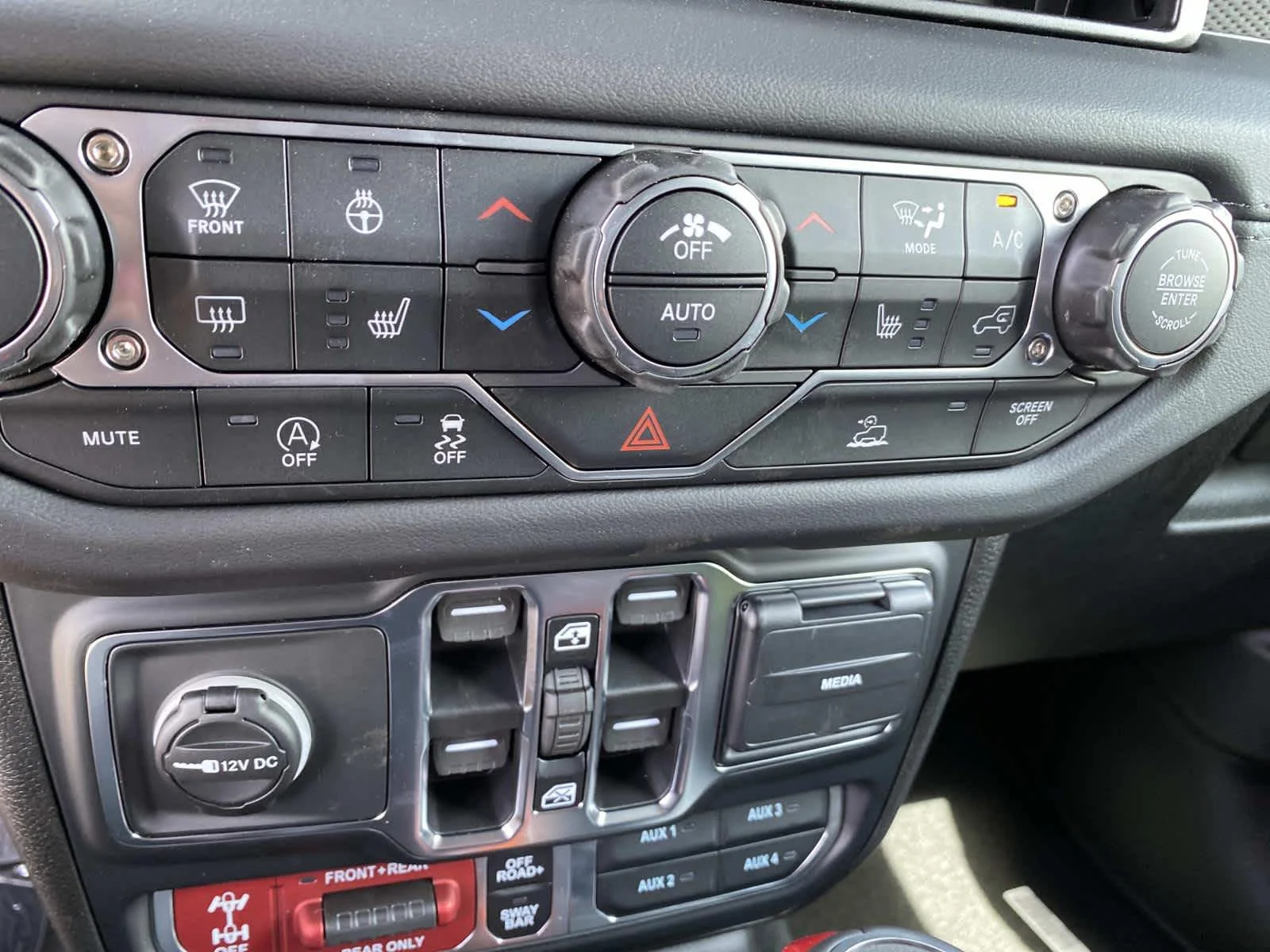 New 2026 Reign Jeep Rubicon image 12