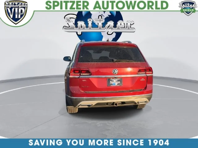 Used 2018 Red Volkswagen SEL image 13