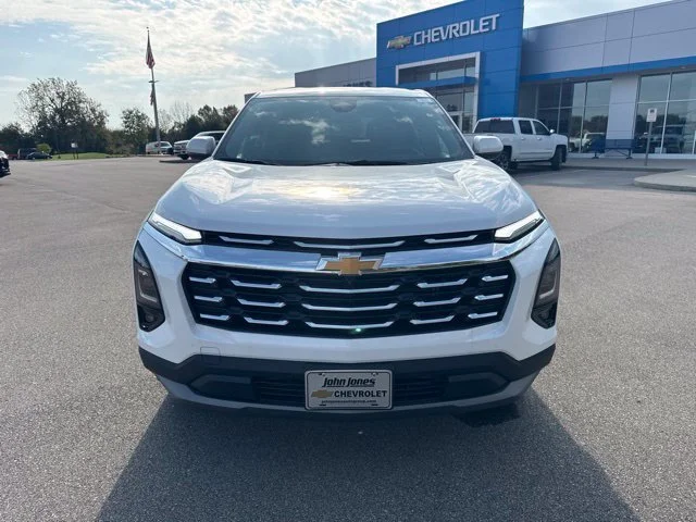 New 2027 Summit White Chevrolet LT image 18
