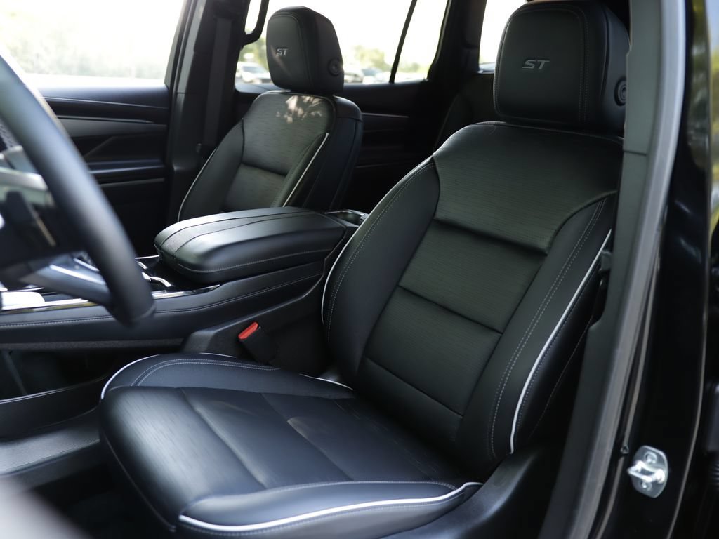 Used 2025 Ebony Twilight Metallic Buick Sport Touring image 25