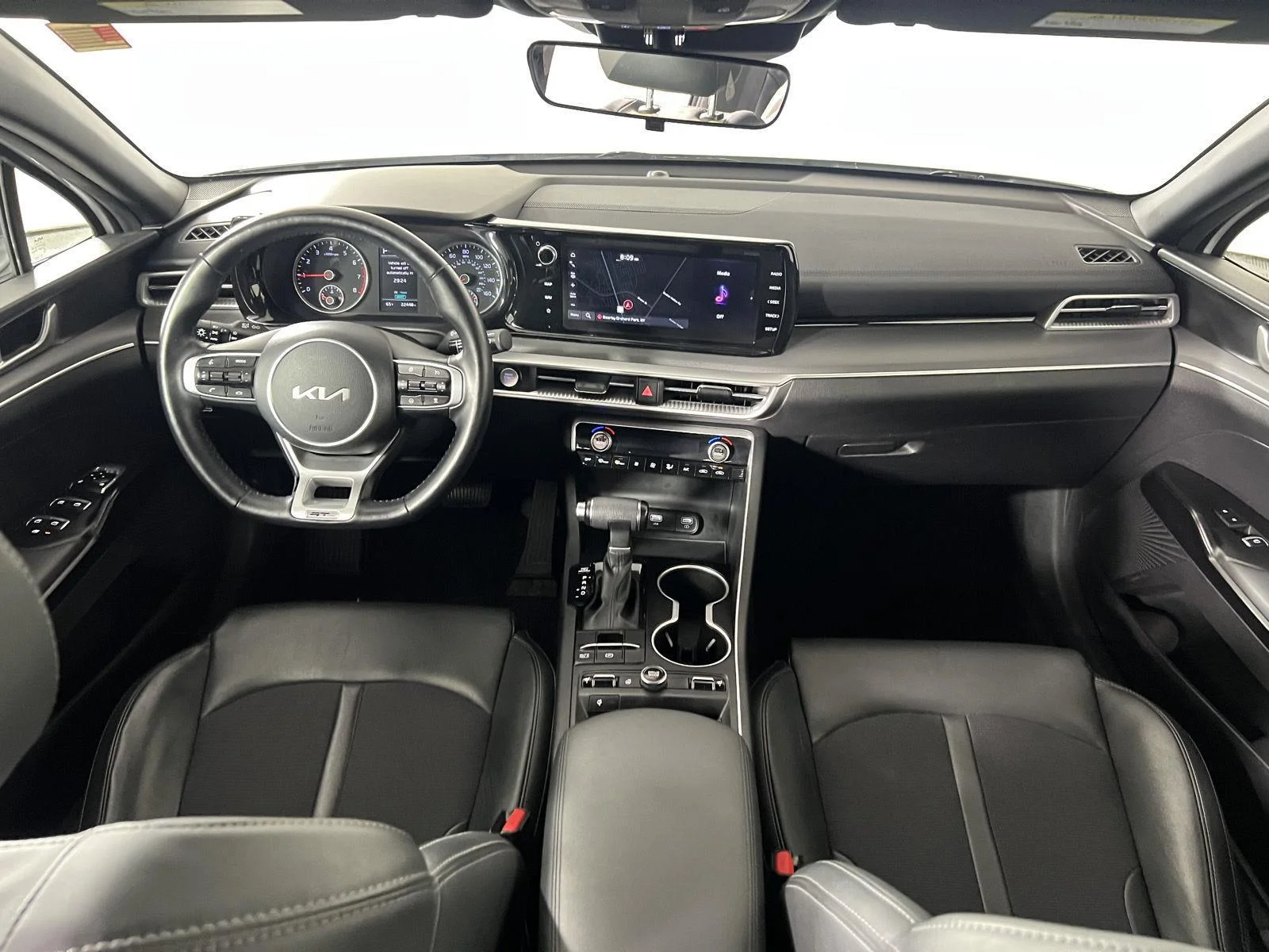 Used 2024 Glacial White Pearl Kia GT-Line image 7