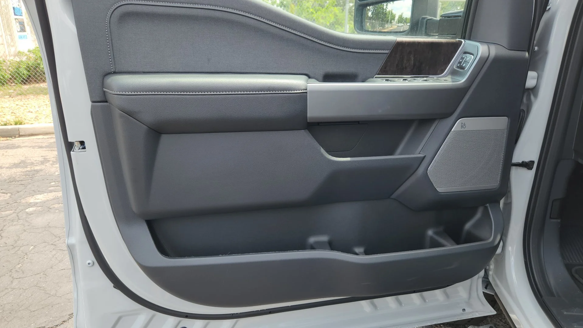 New 2026 Avalanche Ford LARIAT image 12