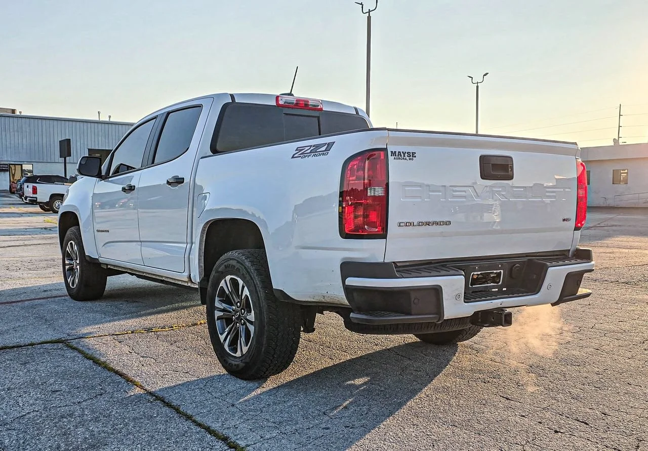 Used 2022 Summit White Chevrolet Z71 image 3