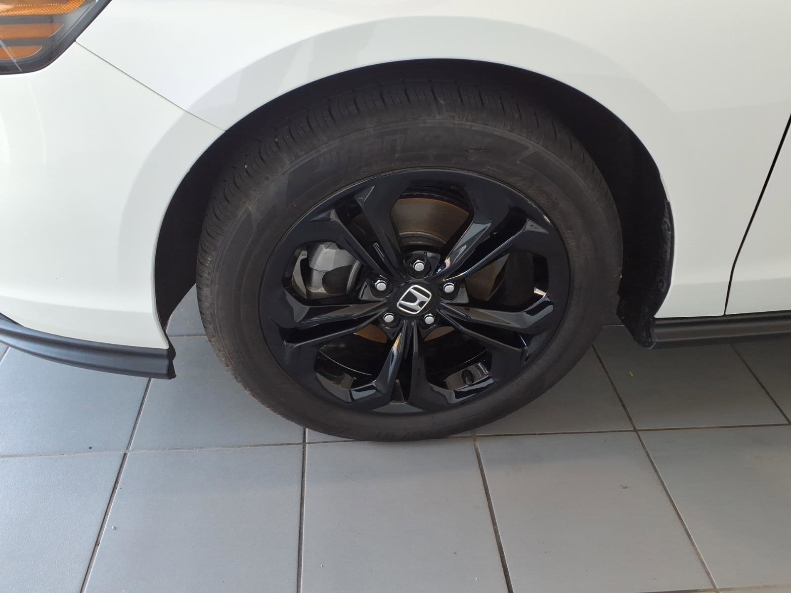 2025 Honda Accord SE - Photo 9