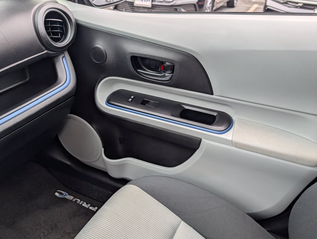 2013 Toyota Prius c Three - Photo 23