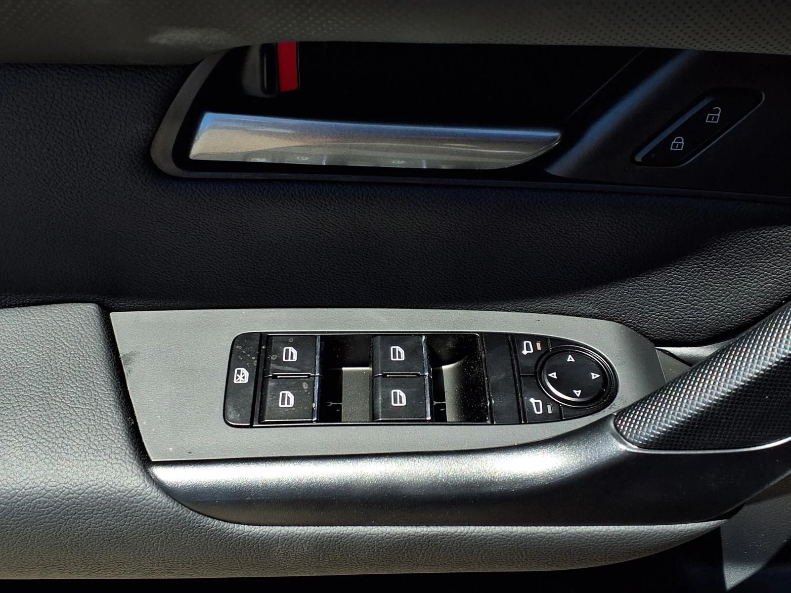 New 2026 Wind Chill Pearl Mazda Preferred AWD image 18