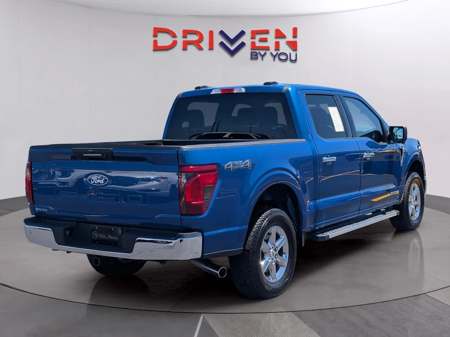 Used 2024 Oxford White Ford XLT image 5