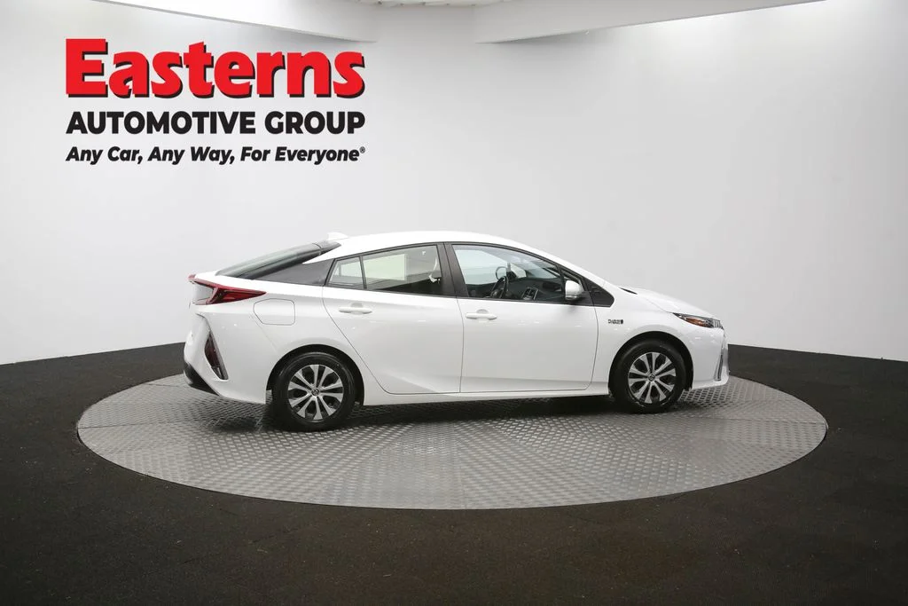 Used 2021 White Toyota LE image 39