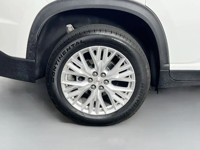 Used 2026 White GMC Elevation image 39