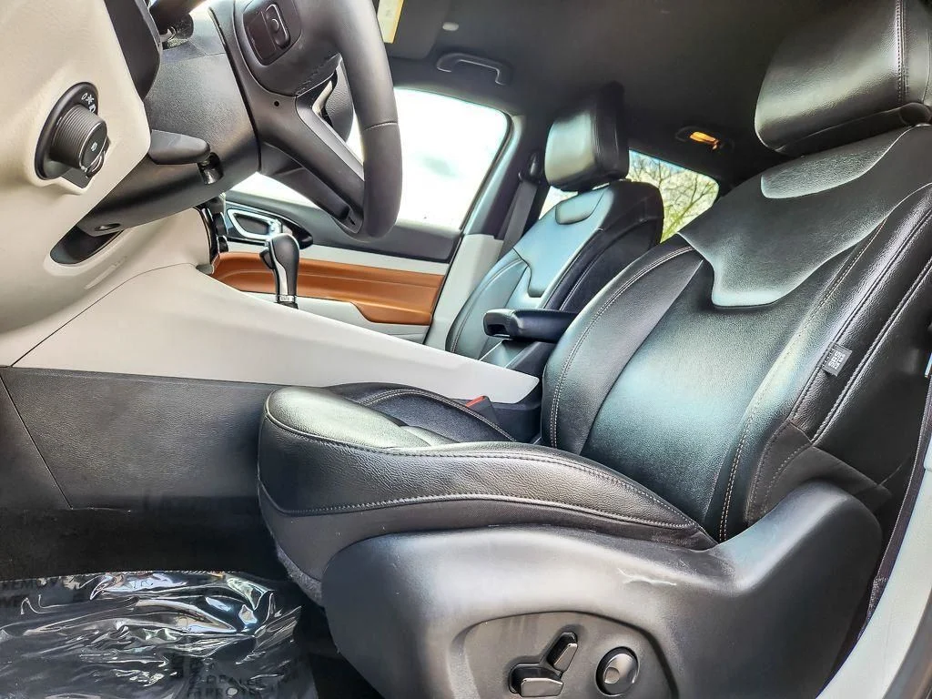 Certified Used 2024 Gray Jeep Limited image 9