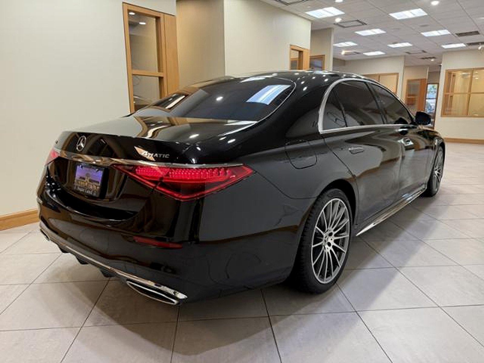 Certified Used 2026 Obsidian Black Metallic Mercedes-Benz 4MATIC® image 5