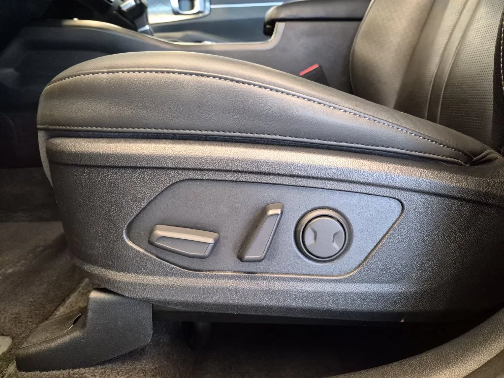 Used 2025 Blue Kia EX image 17