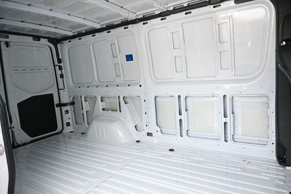 Used 2025 Arctic+White Mercedes-Benz Cargo 144 WB image 19