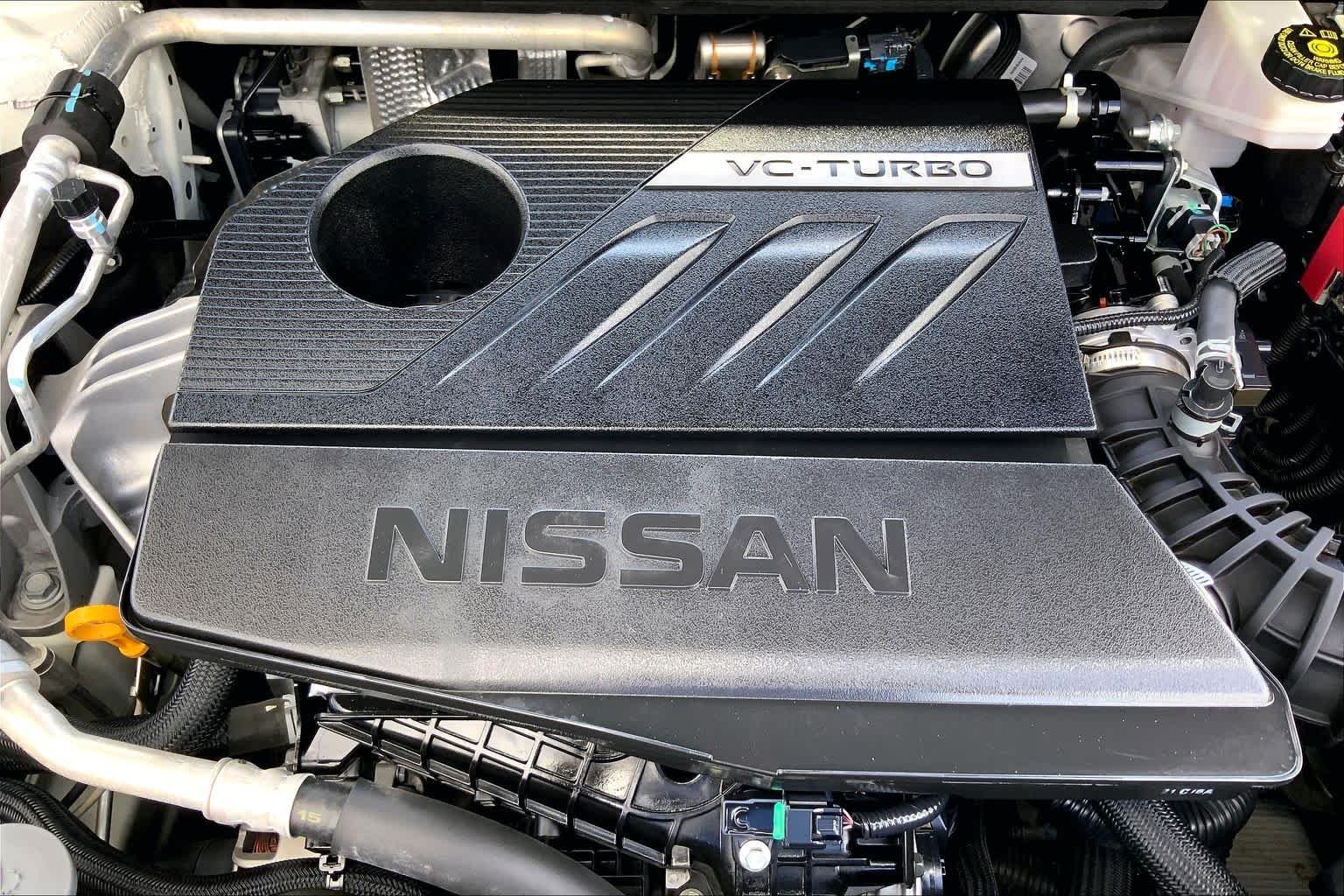 Used 2022 Pearl White Tricoat Nissan SL image 32