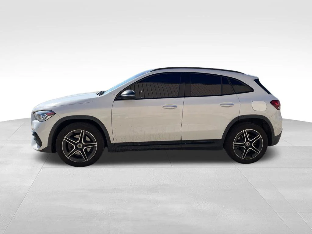 Used 2023  Mercedes-Benz GLA 250 image 2