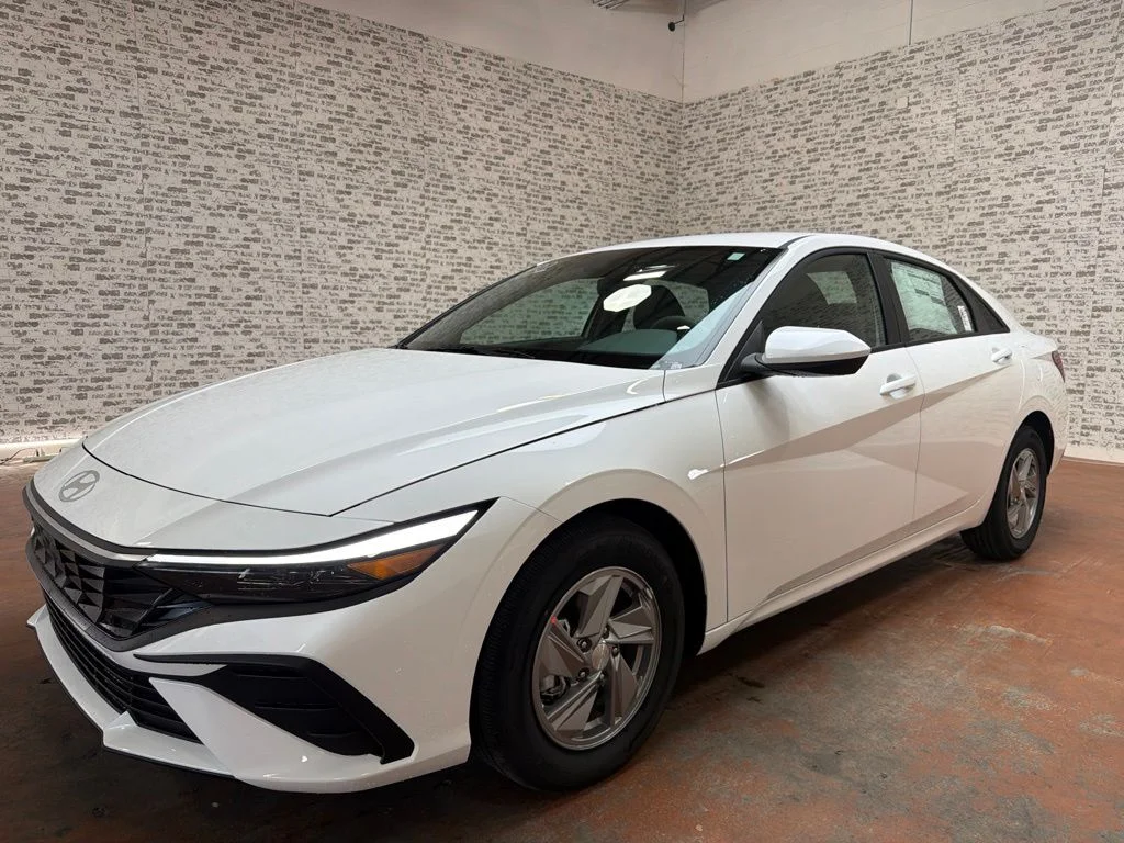 New 2026 Serenity White Hyundai SE image 3