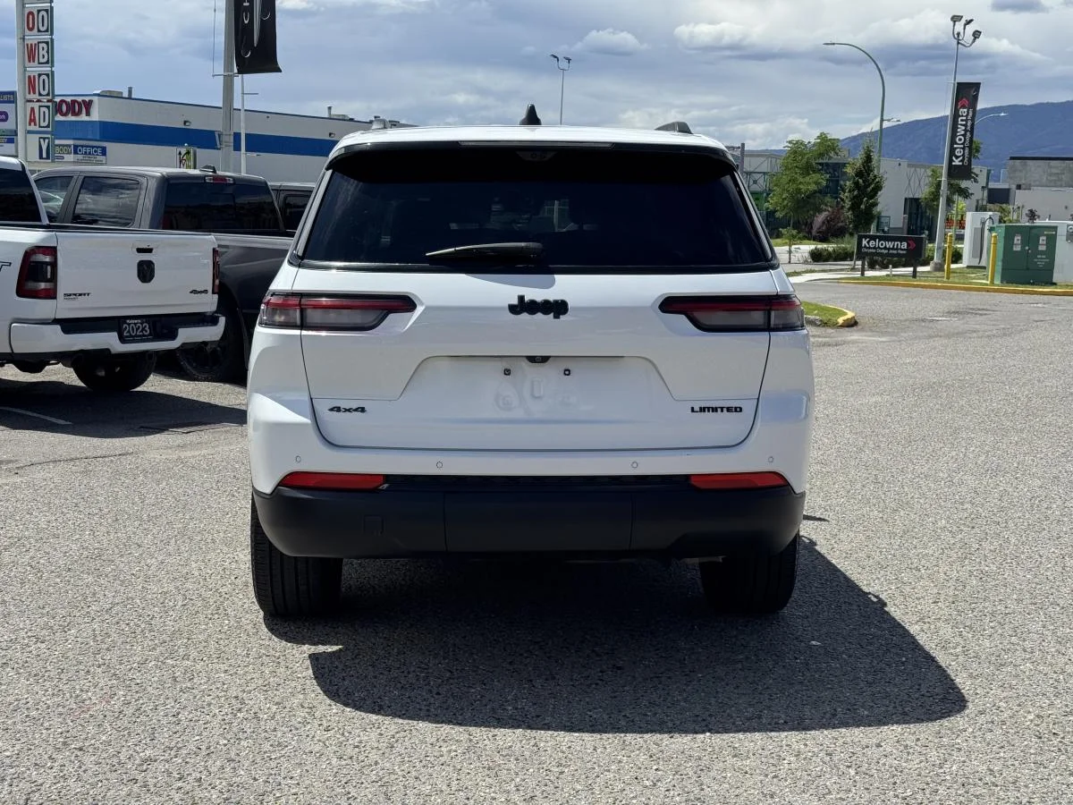 Used 2024 White Jeep Limited image 6
