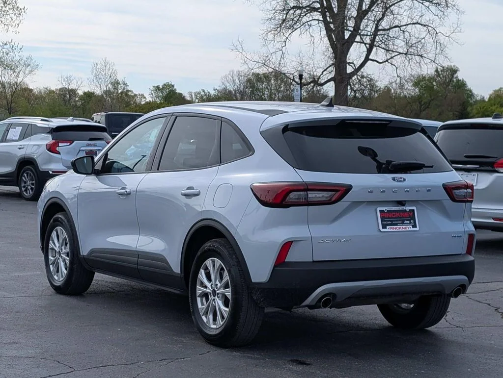 Used 2025 Silver Ford Active image 9