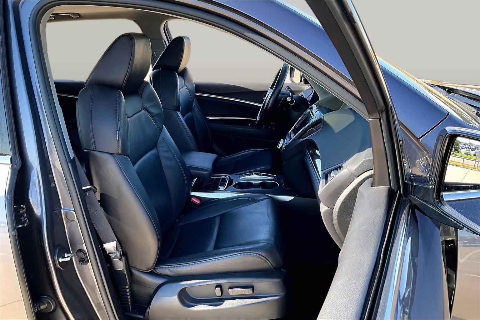 Used 2017 Modern Steel Metallic Acura w/Technology Pkg image 9
