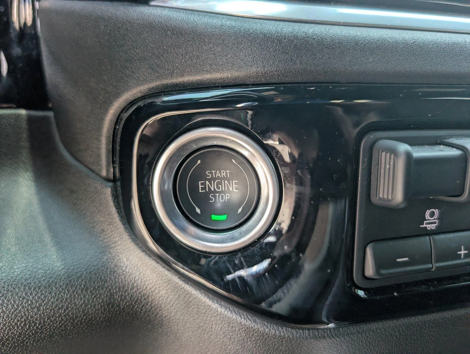Used 2024 Black Chevrolet High Country image 24