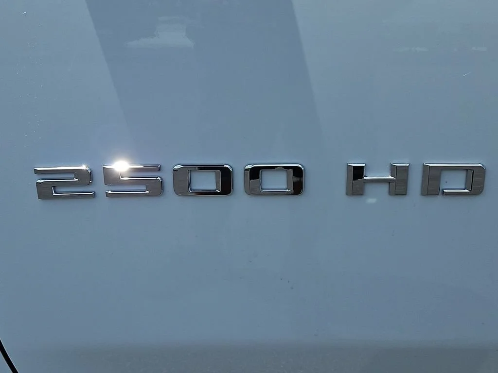 New 2026 Summit White Chevrolet WT image 12