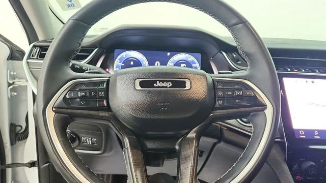 Used 2023 White Jeep Limited image 22
