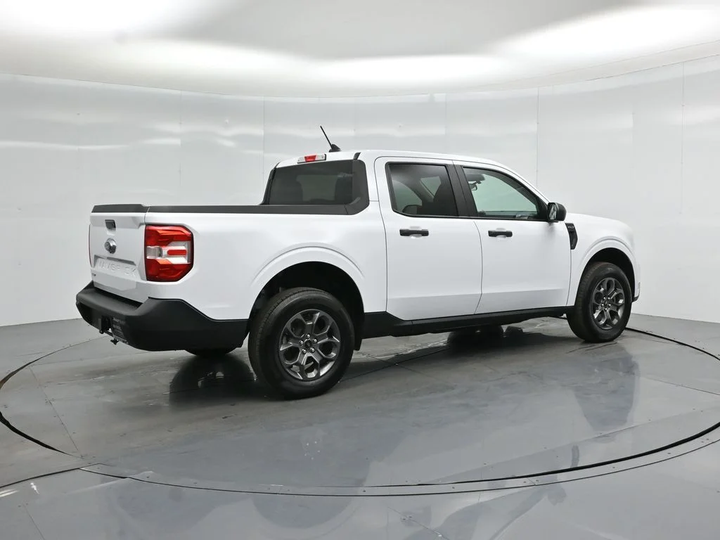 Certified Used 2023 White Ford XLT image 23