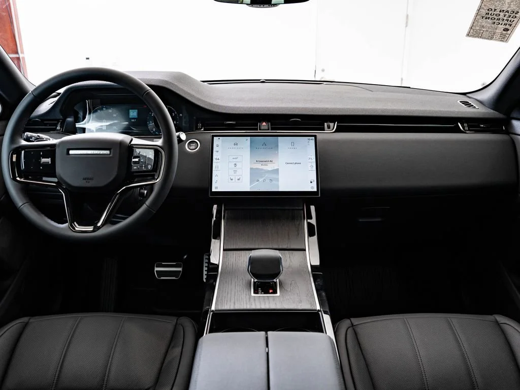 New 2026 Fuji White Land Rover Dynamic image 34