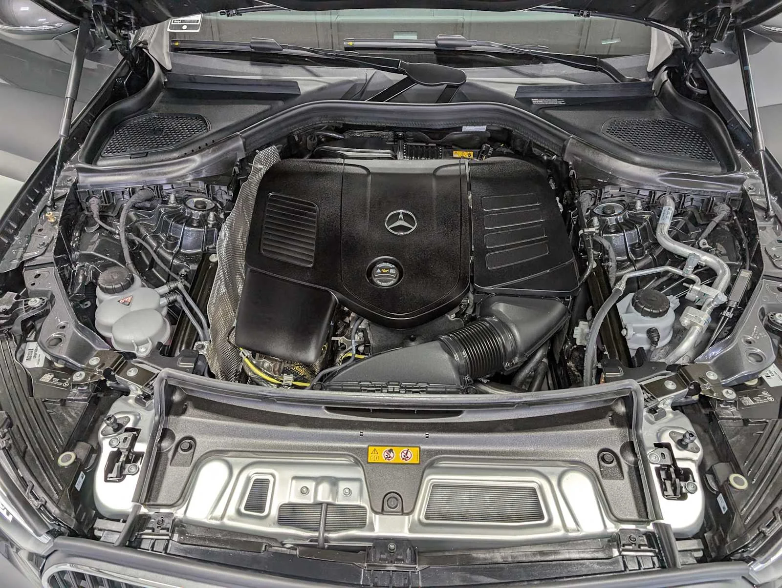 Certified Used 2026 Graphite Grey Metallic Mercedes-Benz GLC 300 image 12
