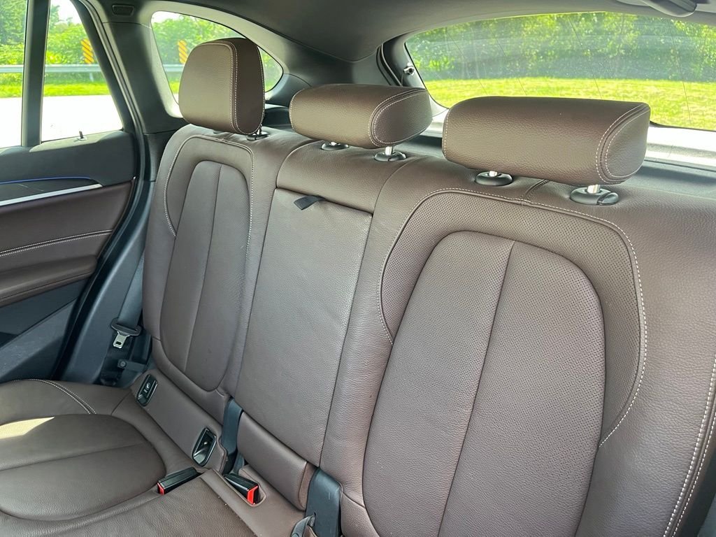 Used 2020 Beige BMW xDrive28i image 22