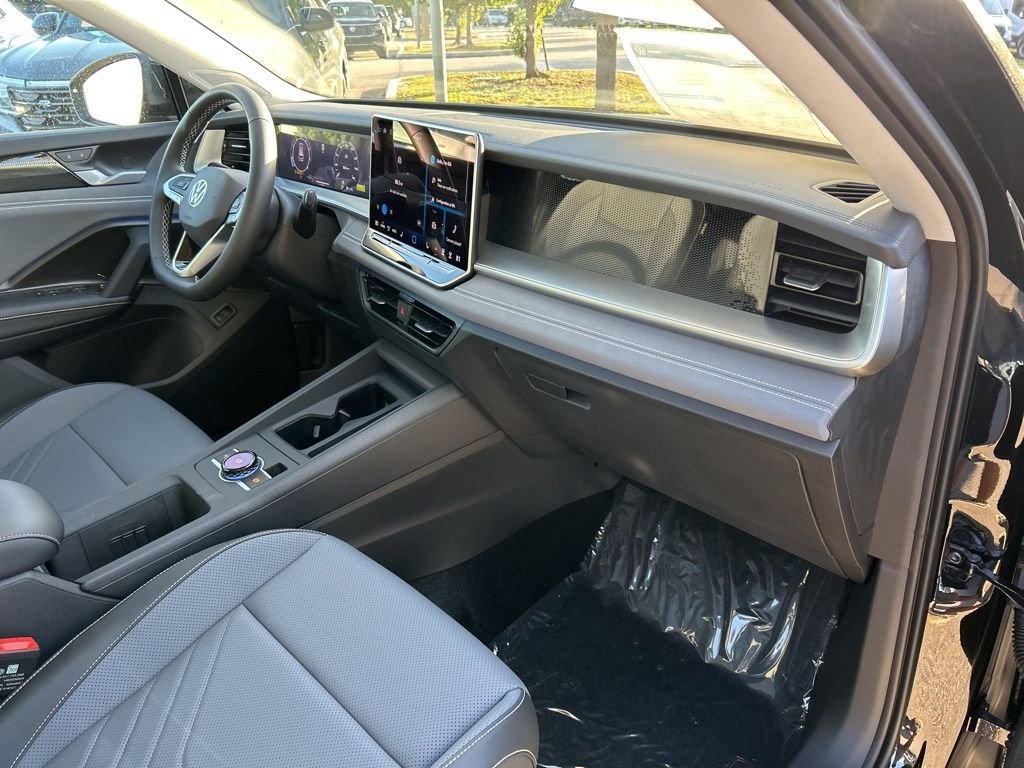 New 2026 Black Volkswagen 2.0T SE image 43