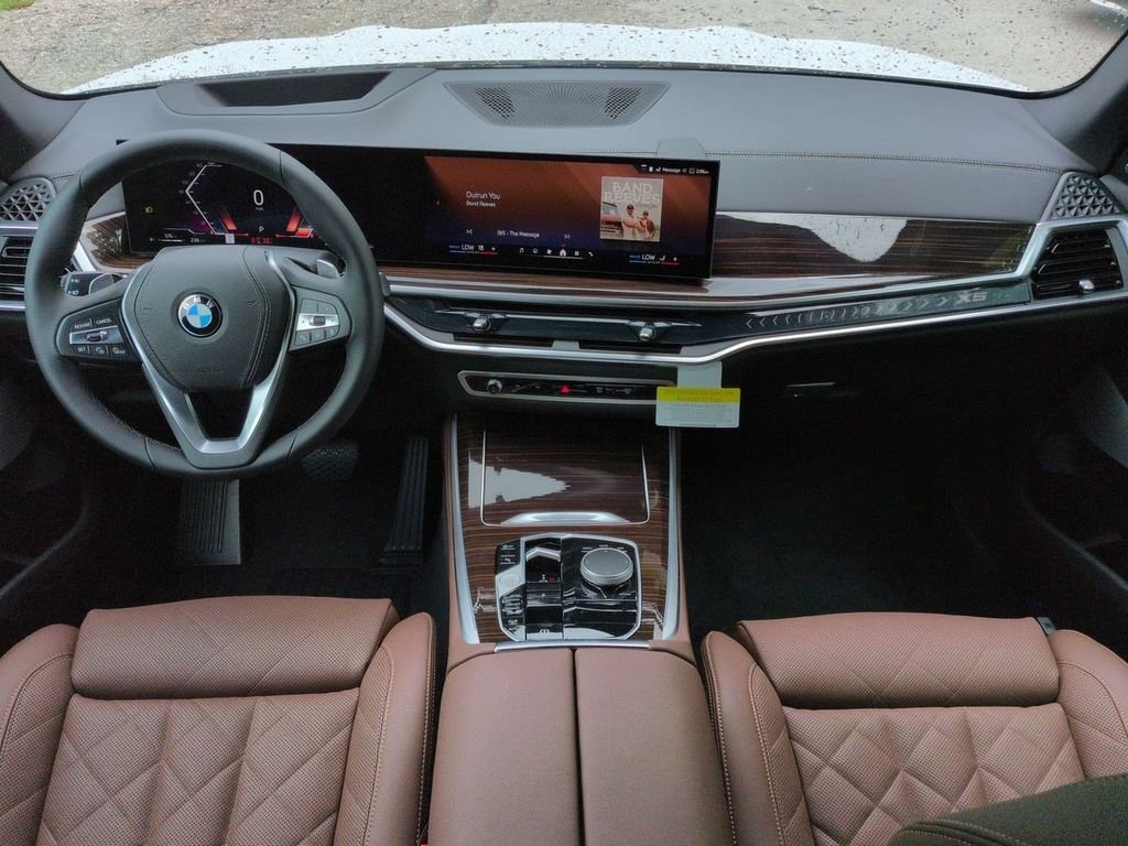 New 2026 Alpine White BMW xDrive40i image 15