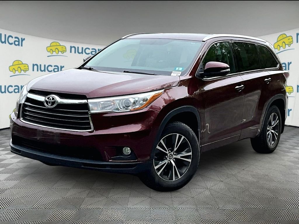 Used 2016 Red Toyota XLE V6 image 2