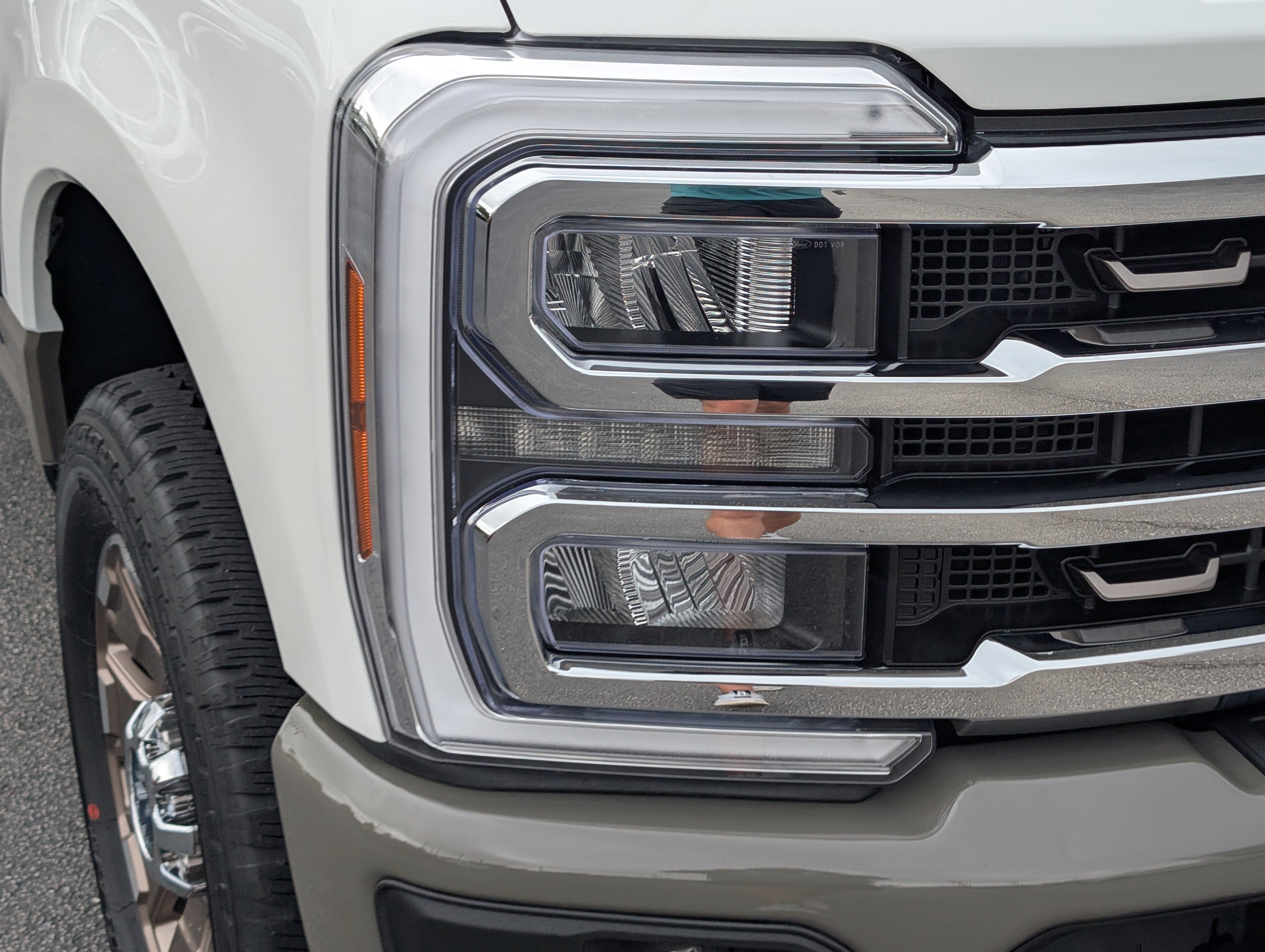 New 2026 Star White Metallic Tri-Coat FORD F-250® King Ranch® image 6