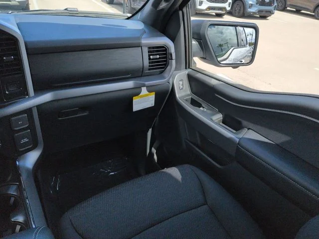 New 2026 Oxford White Ford XLT image 17