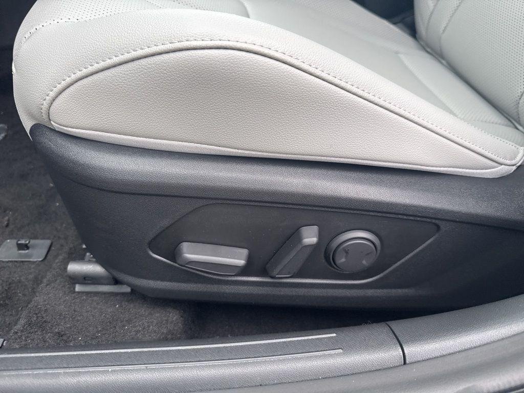 New 2026 Black Hyundai Limited image 16