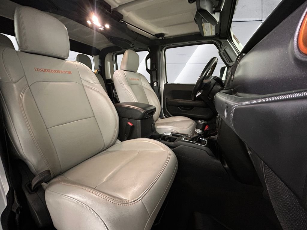 Used 2022 Silver Jeep Mojave image 14