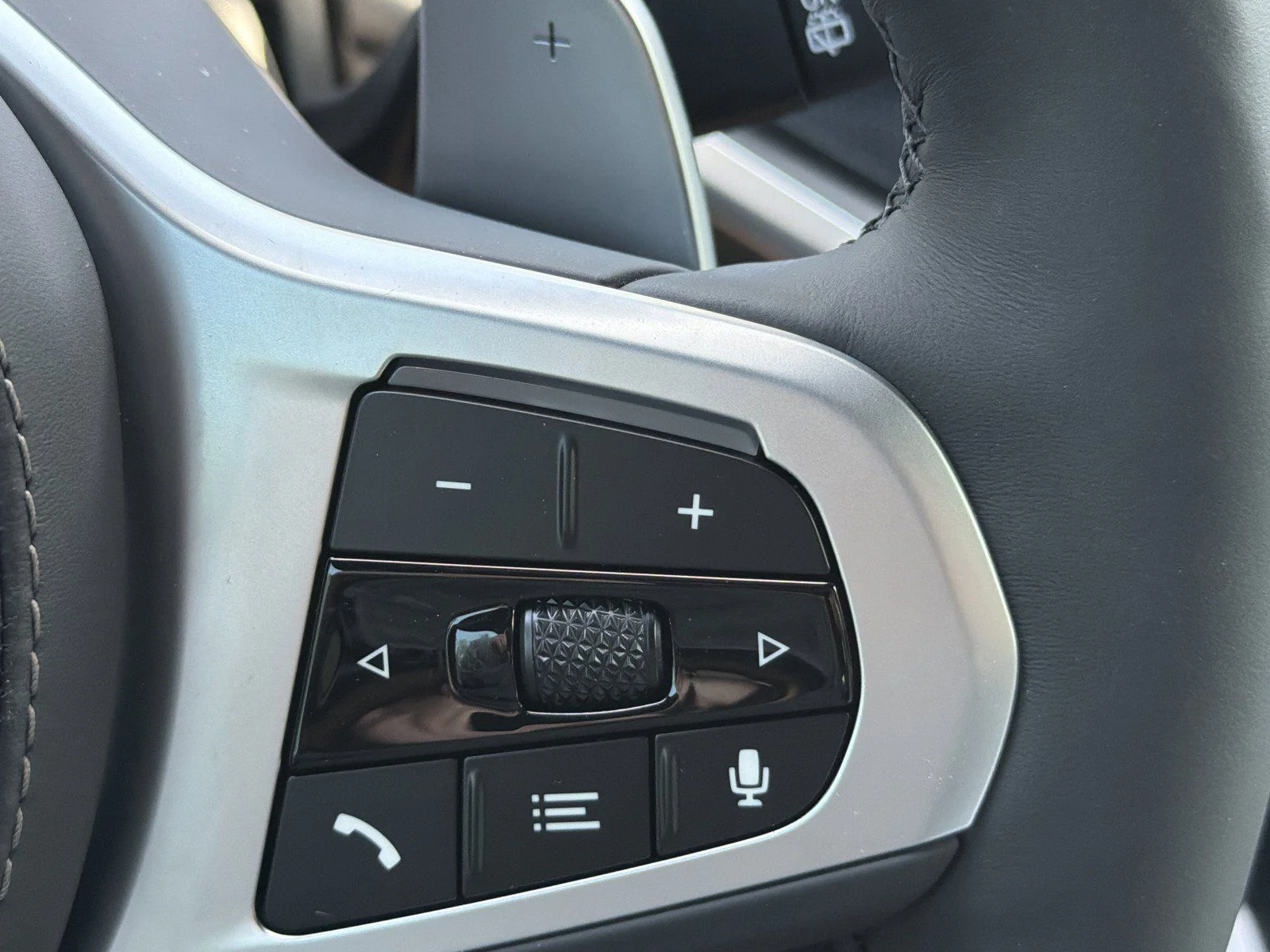 New 2026 Black Sapphire Metallic BMW sDrive40i image 11