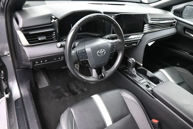 Used 2025  Toyota SE image 21