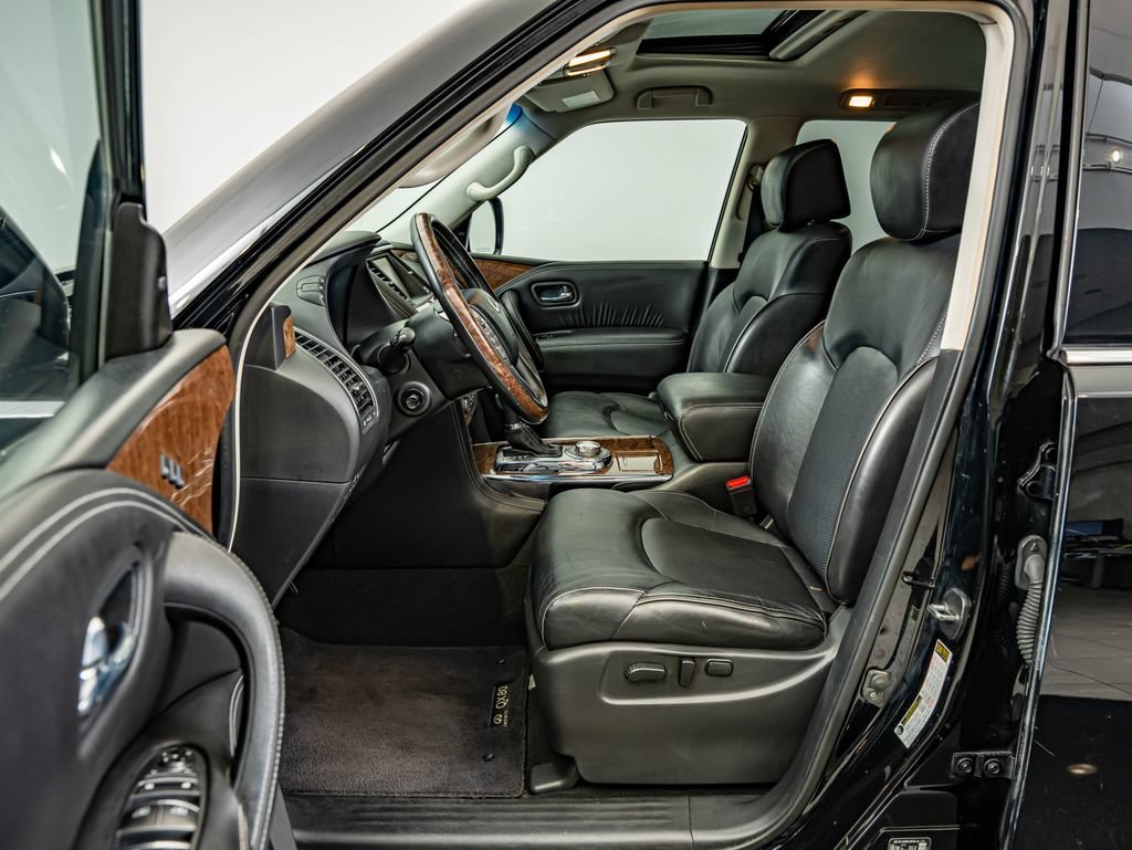 Used 2017 Black Obsidian INFINITI  image 34