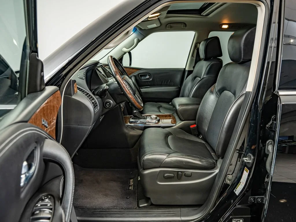 Used 2017 Black Obsidian INFINITI  image 34