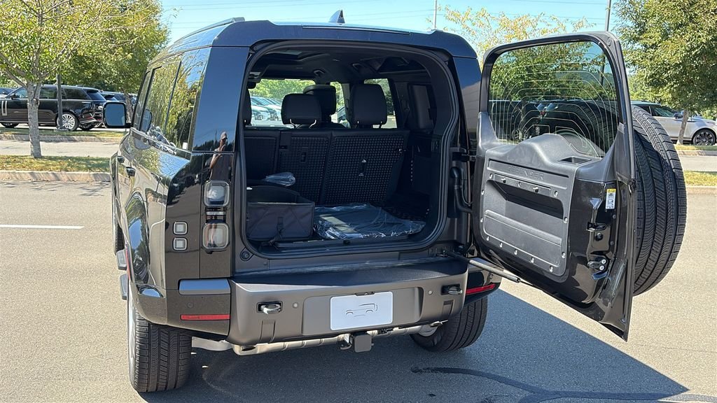 2026 Land Rover Defender X-Dynamic SE - Photo 28